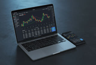 Surveillance de l’activité — suivi de l’historique de trading et de la performance des fonds